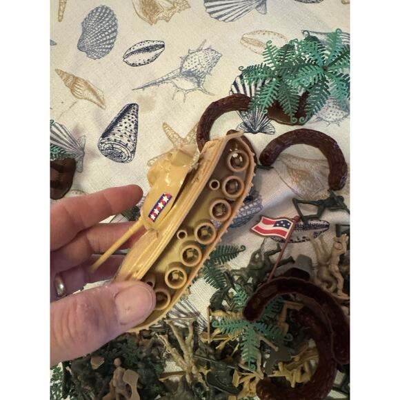 army men lot Tanks And Helicopter - Picture 12 of 13